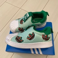 adidasoriginals スリッポンの画像