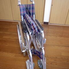 受け渡し完了／車椅子の画像