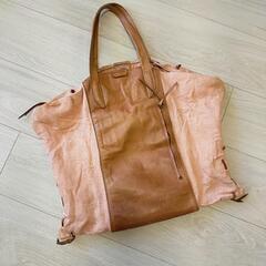 A4 サイズ入ります　cuir jouer cubeの画像