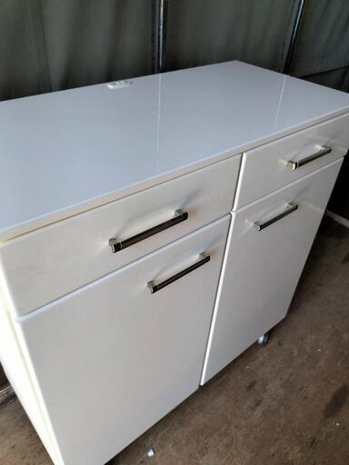 ニトリ（NITORI)　キャスター付きキッチンカウンター　収納家具　 ホワイト USED品