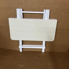 折り畳みテーブル