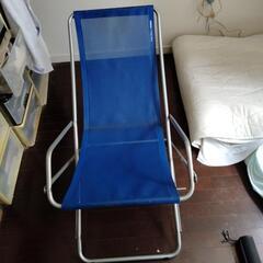 折りたたみ式ロッキングチェアの画像