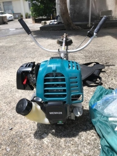 草刈機　マキタ4サイクルエンジン