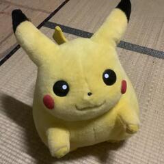 ピカチュウぬいぐるみ