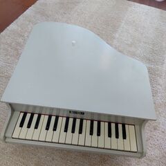 カワイ　ミニピアノ　白　ホワイト