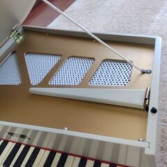 カワイ　ミニピアノ　白　ホワイトの画像