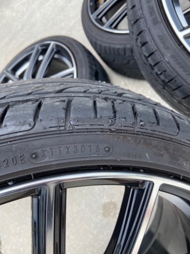 ロクサーニ　ケラス　225/35R19 7.5j+55 6部山　ZRR80 ノア