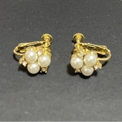 パールイヤリング　ゴールド