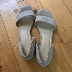 スエードサンダル中古値下げの画像