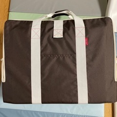 ファルスカの持ち運び式ベビーベッド　5,000円→2,500円