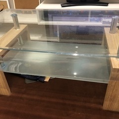 ガラステーブルの画像