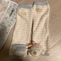 ベビー用品✨お食事エプロン&レッグウォーマー✨の画像