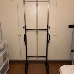 懸垂マシン、ぶら下がり健康器