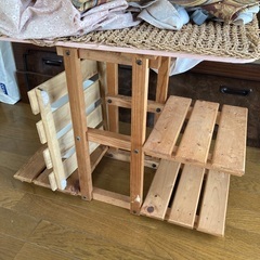 木製の棚の画像