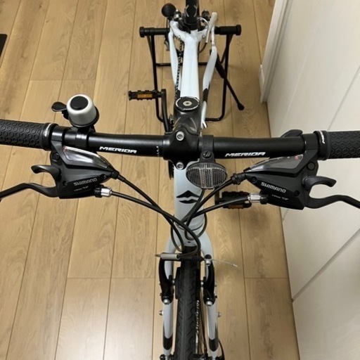 現行モデル　走行100km程度 MERIDA メリダ　CROSSWAY 100-R クロスバイク　ホワイト