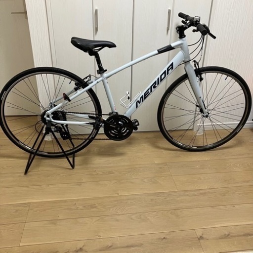 現行モデル　走行100km程度 MERIDA メリダ　CROSSWAY 100-R クロスバイク　ホワイト