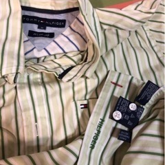 未使用に近いTOMMY HILFIGERグリーン系？シャツロゴ清楚人気オシャレストライプ 素敵カットソー Tシャツ大活躍人気の画像