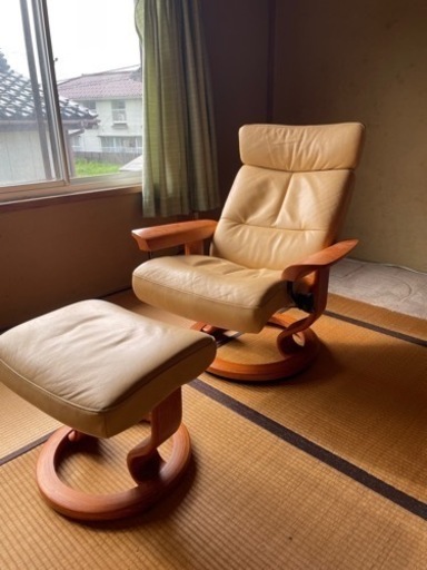 【美品】EKORNES(エコーネス)　本革　オットマン付き　ストレスレス　(アームチェア、リクライニングチェア、椅子、一人掛けソファ