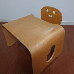 きこりのイスとテーブル