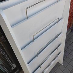 無料配送します　値下　白い雑誌棚の画像
