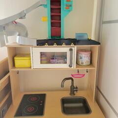 IKEAのおままごとキッチンとカーズのトミカコース