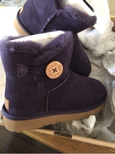 新品未使用  UGG ショートブーツ 23cm