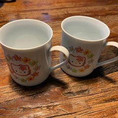 【差し上げます】ハローキティ マグカップ2個セット