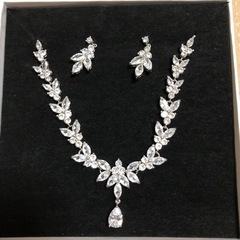 【新品未使用】結婚式 アクセサリー ネックレス イヤリング ピアス ブライダル パーティーの画像