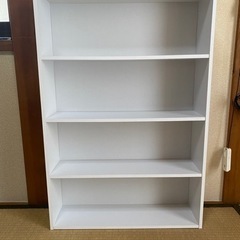 本棚またはCDラック