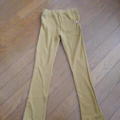 ベージュ スキニーパンツの画像