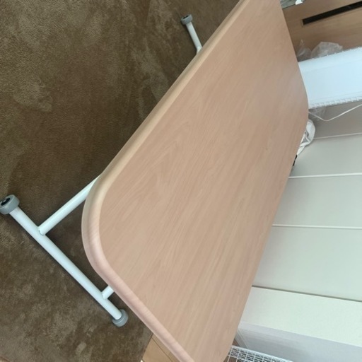 昇降式テーブル