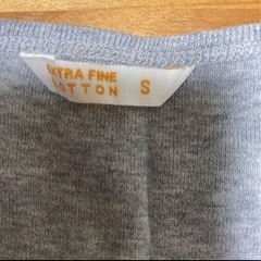 グレータンクトップ　UNIQLOの画像