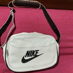 ナイキ　エナメルバッグ　決まりました！