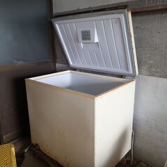 ★無料です　大型冷凍庫