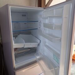 2015年製　321リットル　 パナソニックノンフロン冷蔵庫 NR-C32DMの画像