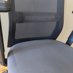 【美品】コクヨ エントリー（アルミ脚） グレー 可動肘付きの画像