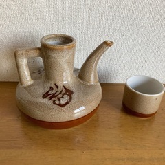 徳利とおちょこのセットの画像