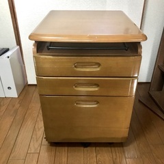 デスクワゴン／袖机