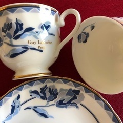 【未使用品】ペアティーカップ&ソーサー　Guy Larocheの画像