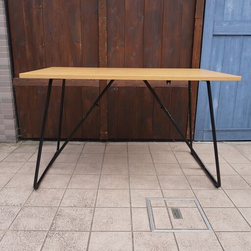無印良品(MUJI)の人気のオーク材 折り畳みテーブルです！ナチュラルな雰囲気のフォールディングテーブルはダイニングやちょっとした作業