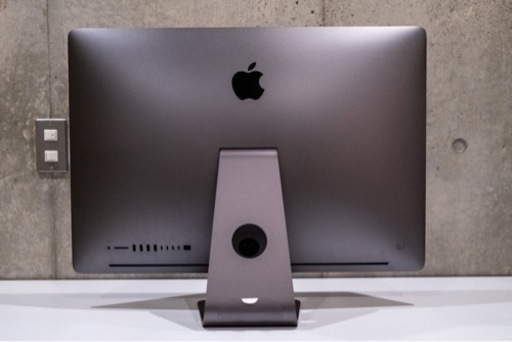 Apple iMac Pro 10コアIntel Xeon W/32GB/1TB/Vega 64