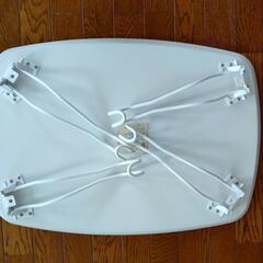 猫脚風白い折り畳みテ－ブルの画像