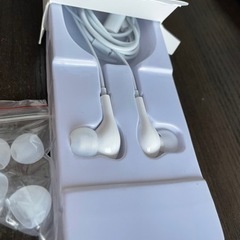 【新品未使用】Apple MFi認証品 イヤホン 有線イヤホン lightning ライトニングイヤホン iphone用イヤホン ノイズキャンセリング マイク付き 通話可能 有線 イヤホン コントローラ付き 音量調節 ステレオイヤフォン 磁気設計 IPhone対応 絡み防止 ios対応 MFi正規認証13/13Pro/12/12Pro/11/X/XS/XR/XS Max/8/8P/7/7P/iPad/ipod  ⑤の画像