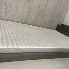 セミダブルベッド/マットレス付　購入して3ヶ月の美品