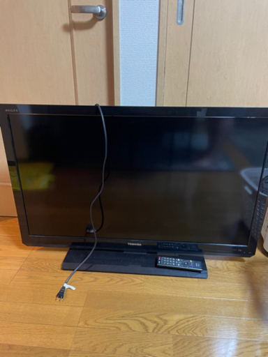 TOSHIBA TV テレビ　大型