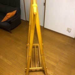 木製ハンガーラックの画像