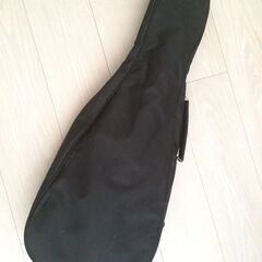 【傷あり・使用可能】YAMAHA Guitalele GL1（ケース付き）お売りしますの画像