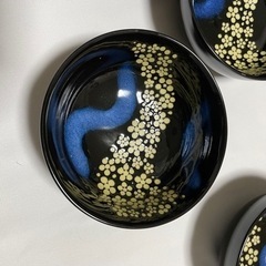新品美品皿2枚＆小鉢5つの画像