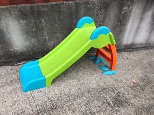 子供　滑り台