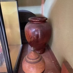 お人形や壺などの画像